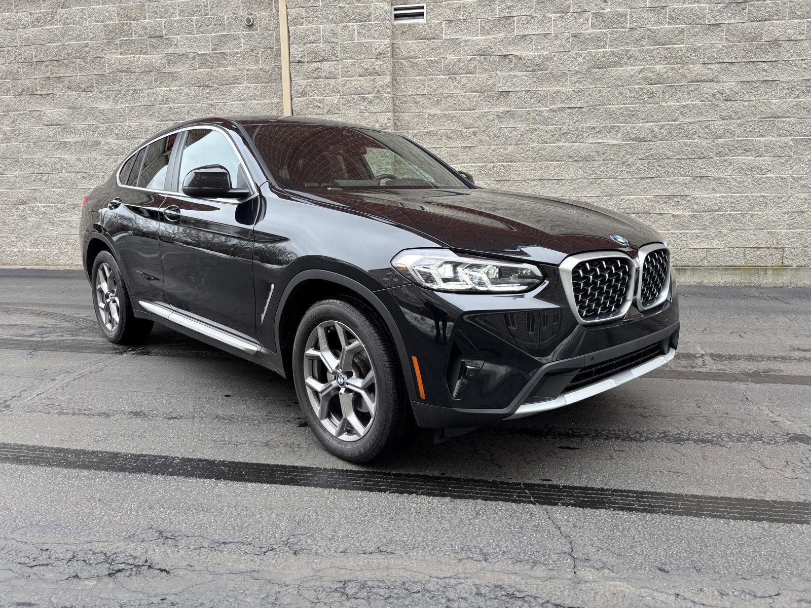 Used 2024 BMW X4 xDrive30i w/ Premium Package image 1