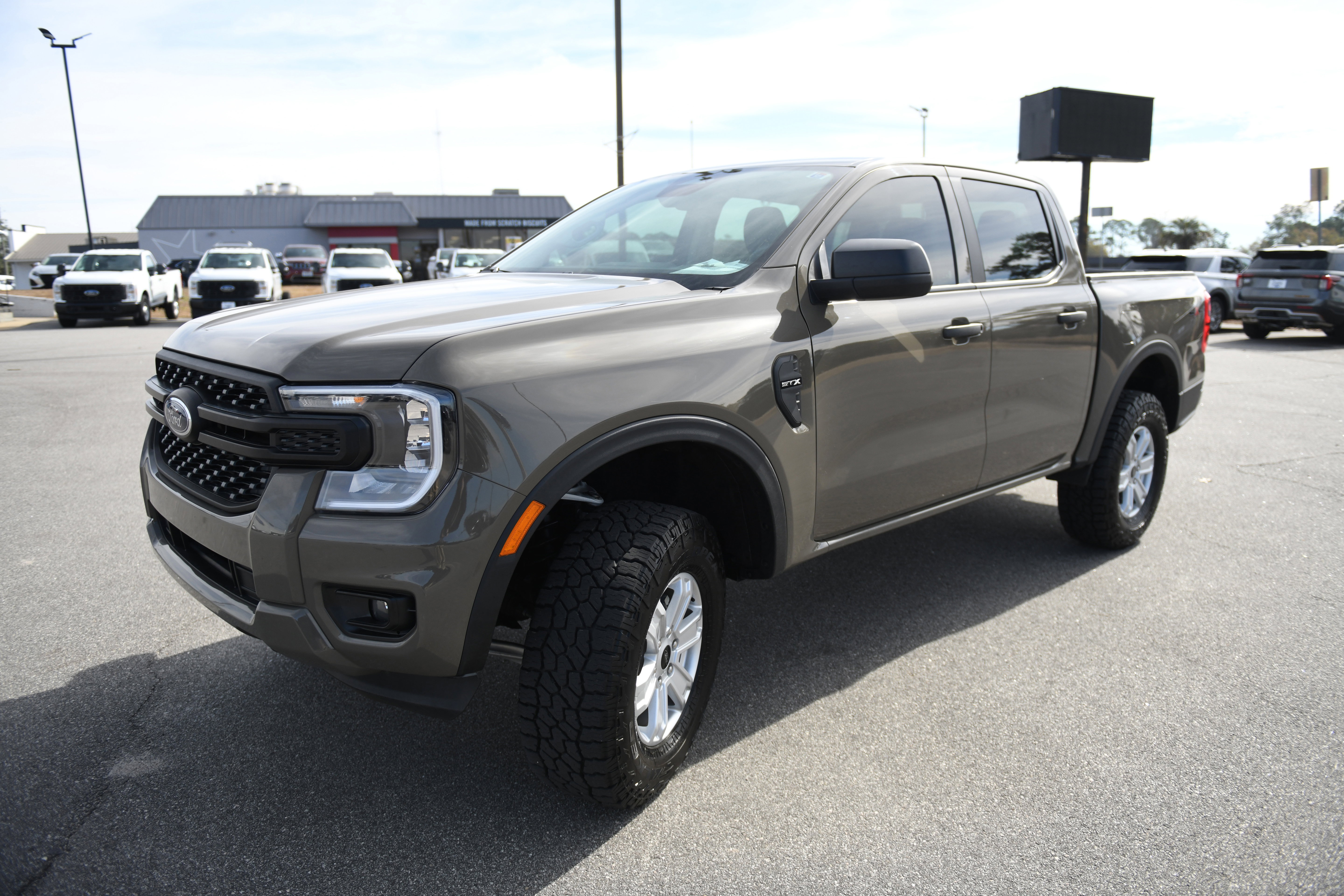 Used 2025 Ford Ranger XL w/ Trailer Tow Package image 9