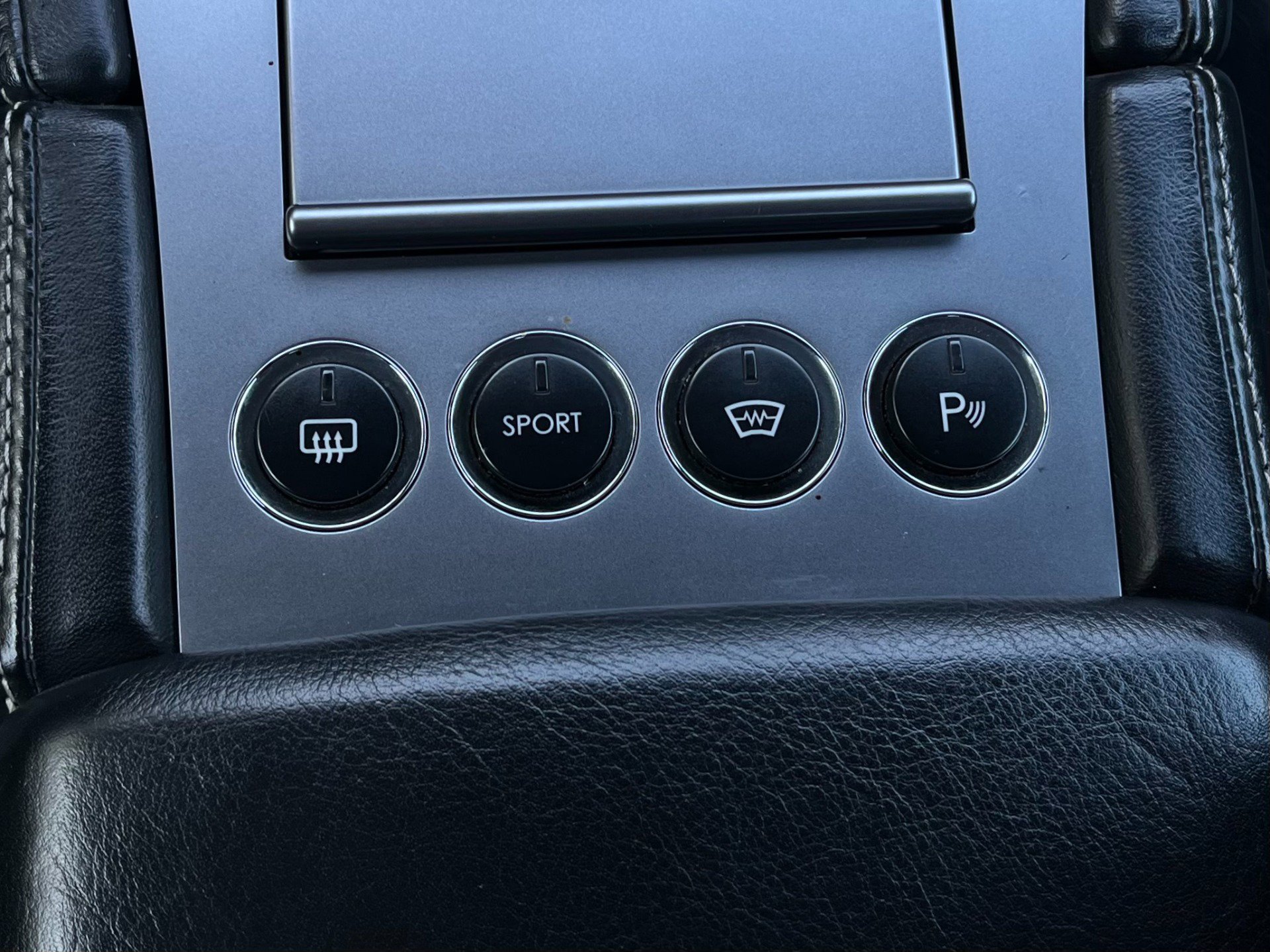 Used 2006 Aston Martin DB9 Volante image 27