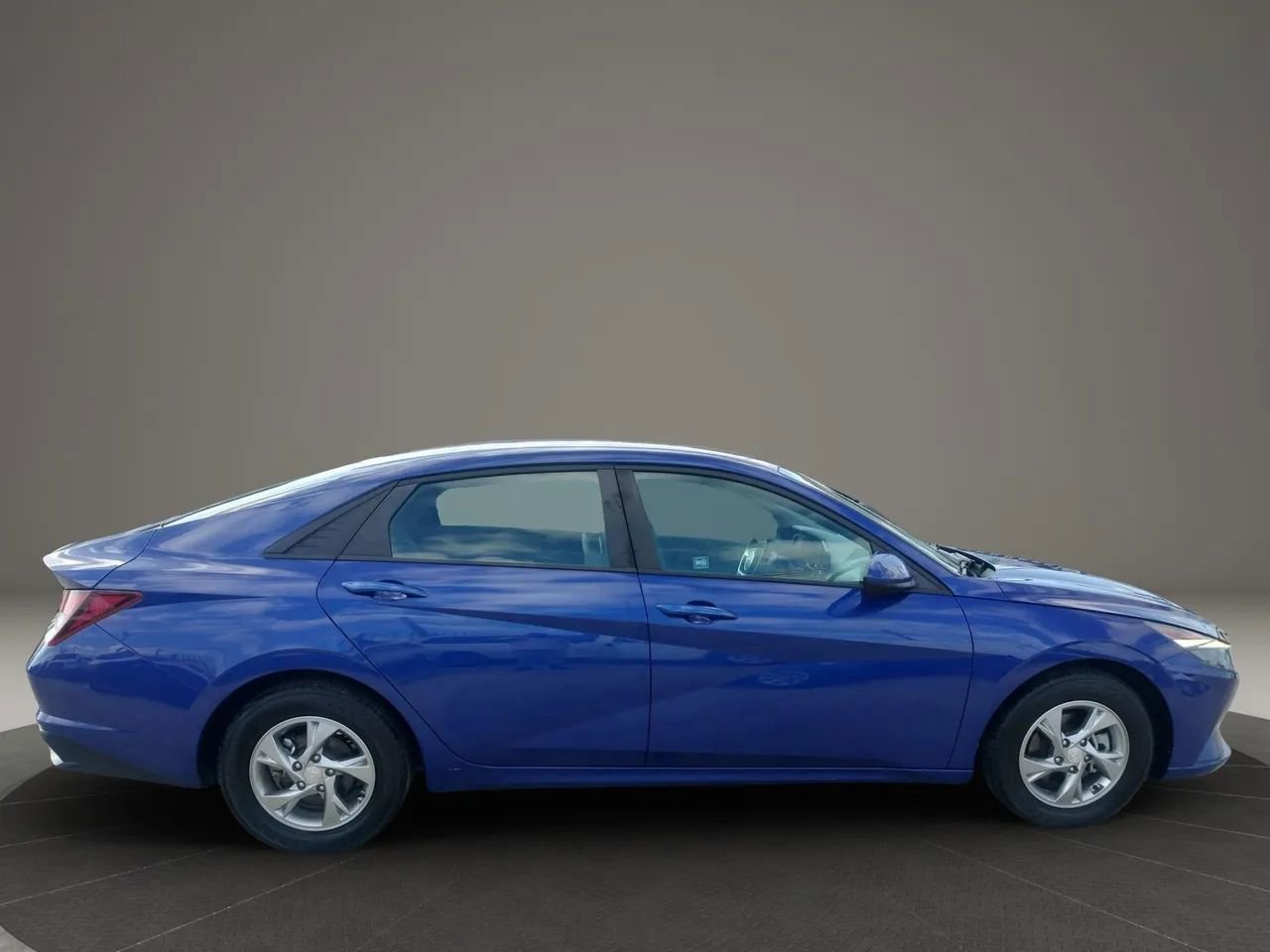 Used 2021 Hyundai Elantra SE image 9