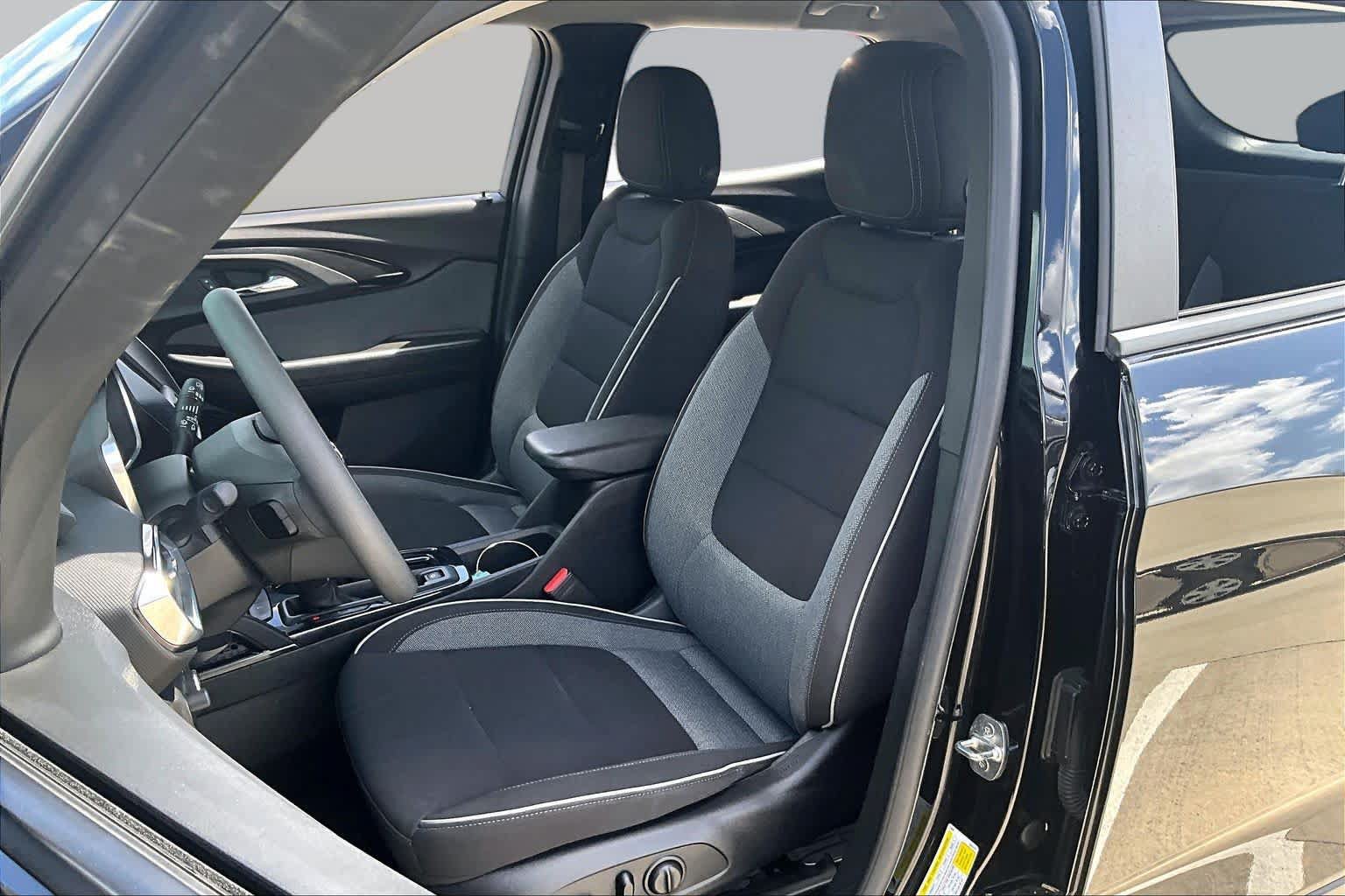 Used 2023 Chevrolet TrailBlazer LT FWD image 7