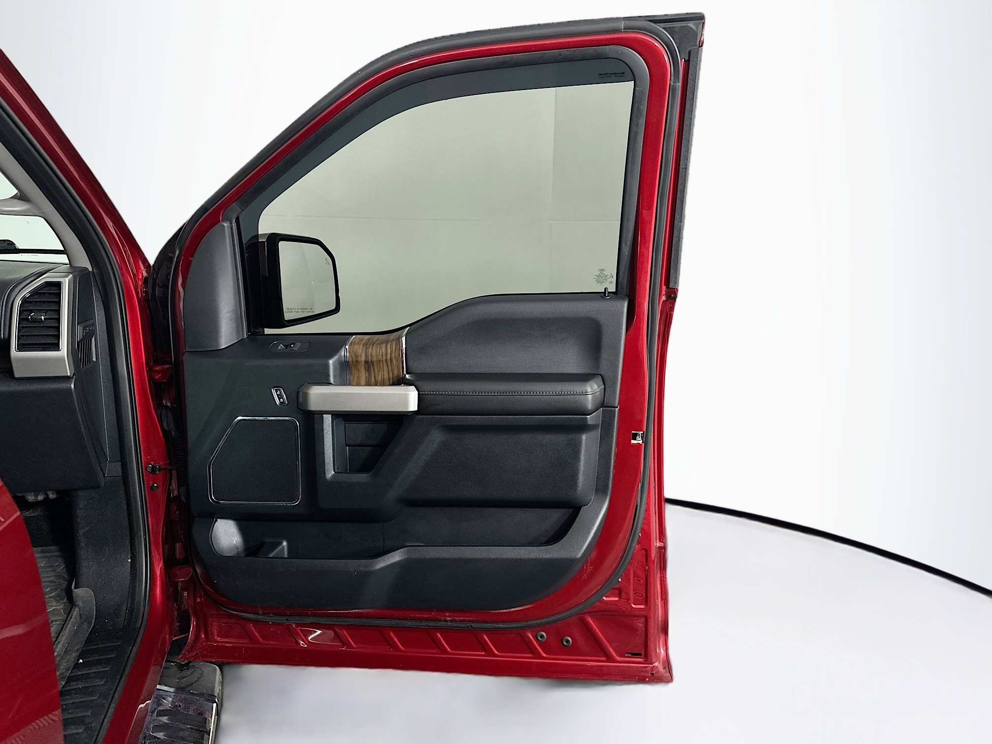 Used 2019 Ford F150 Lariat image 31