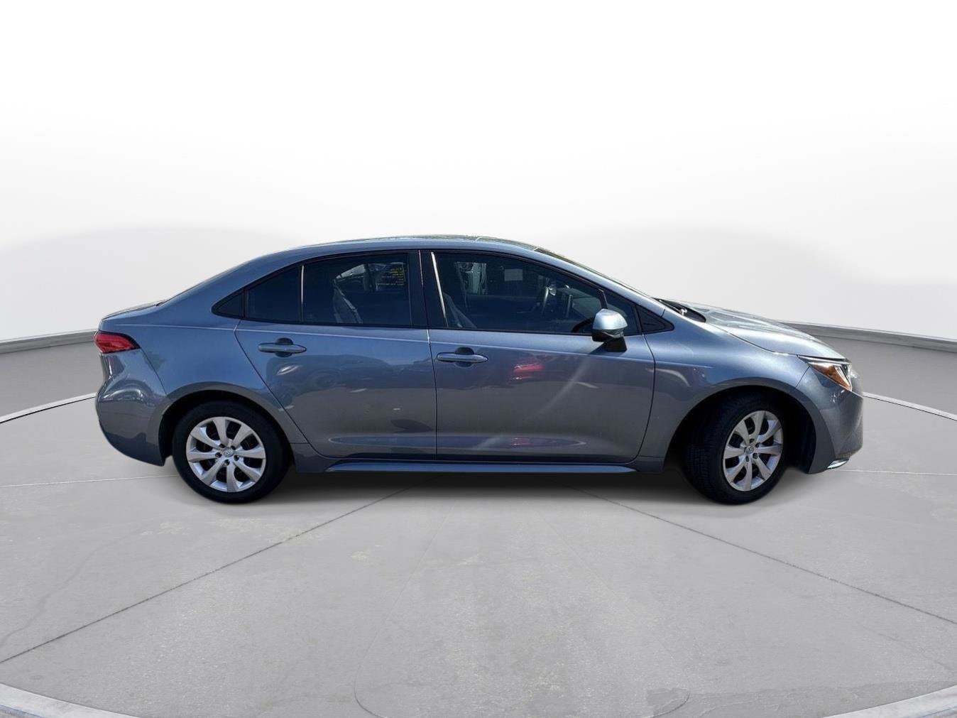 Used 2021 Toyota Corolla LE image 5