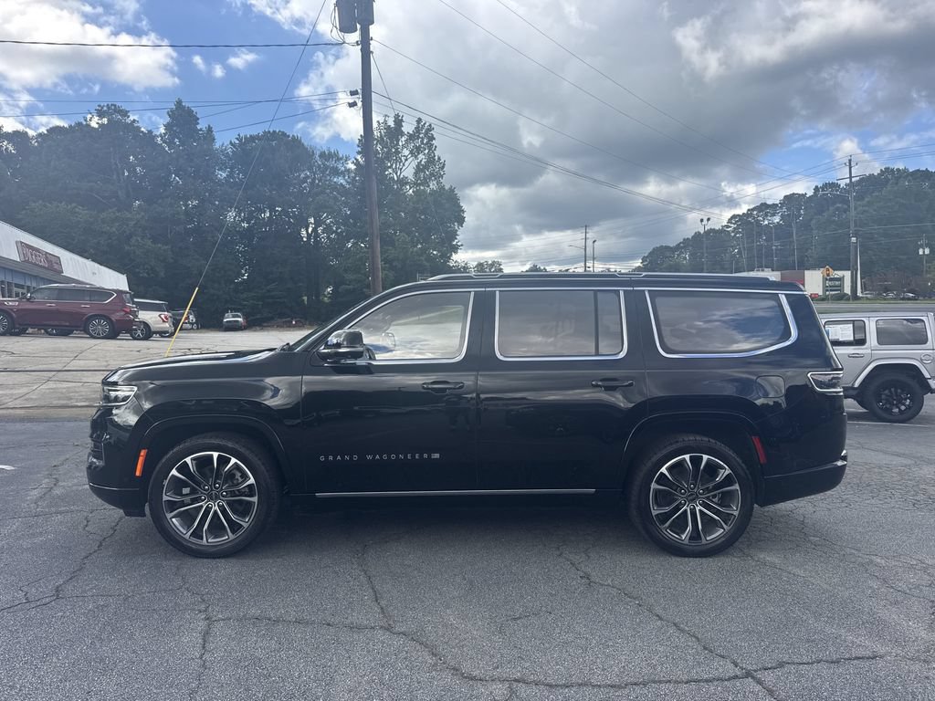 Used 2023 Jeep Grand Wagoneer Series III AWD/4WD image 4