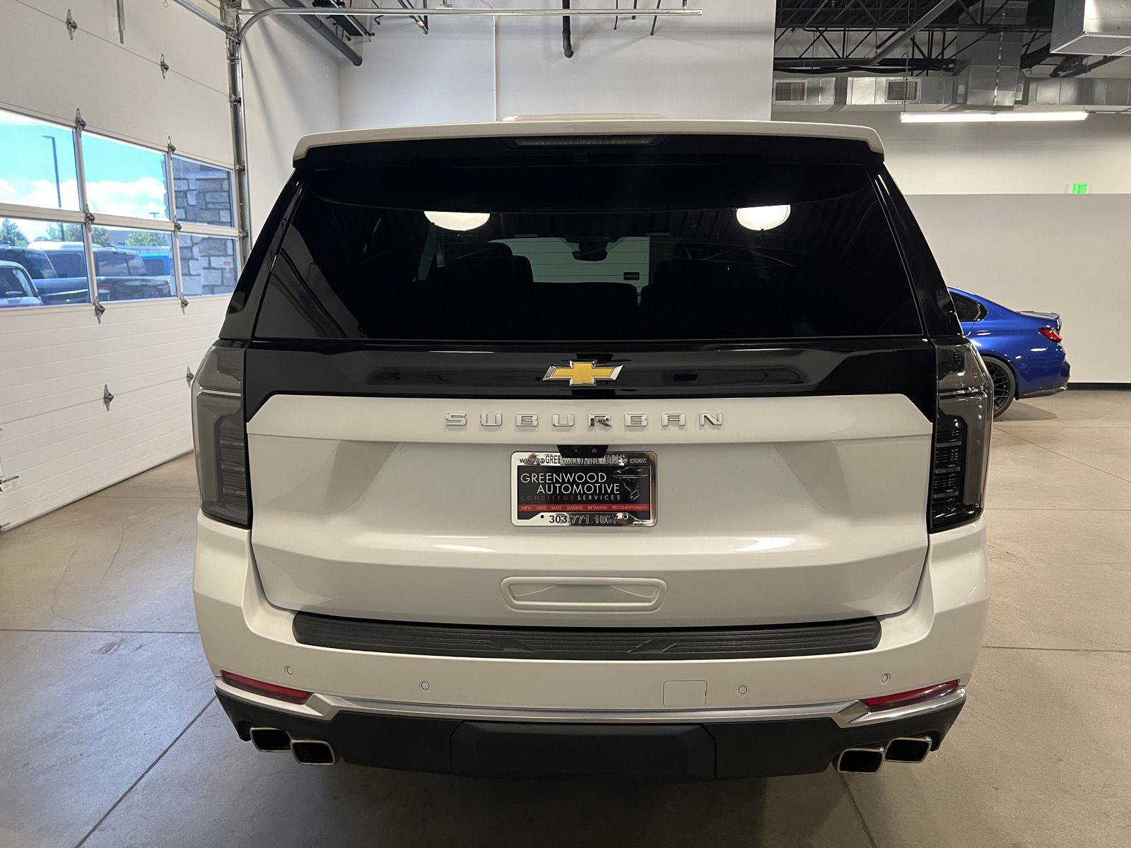 Used 2025 Chevrolet Suburban High Country AWD/4WD image 4