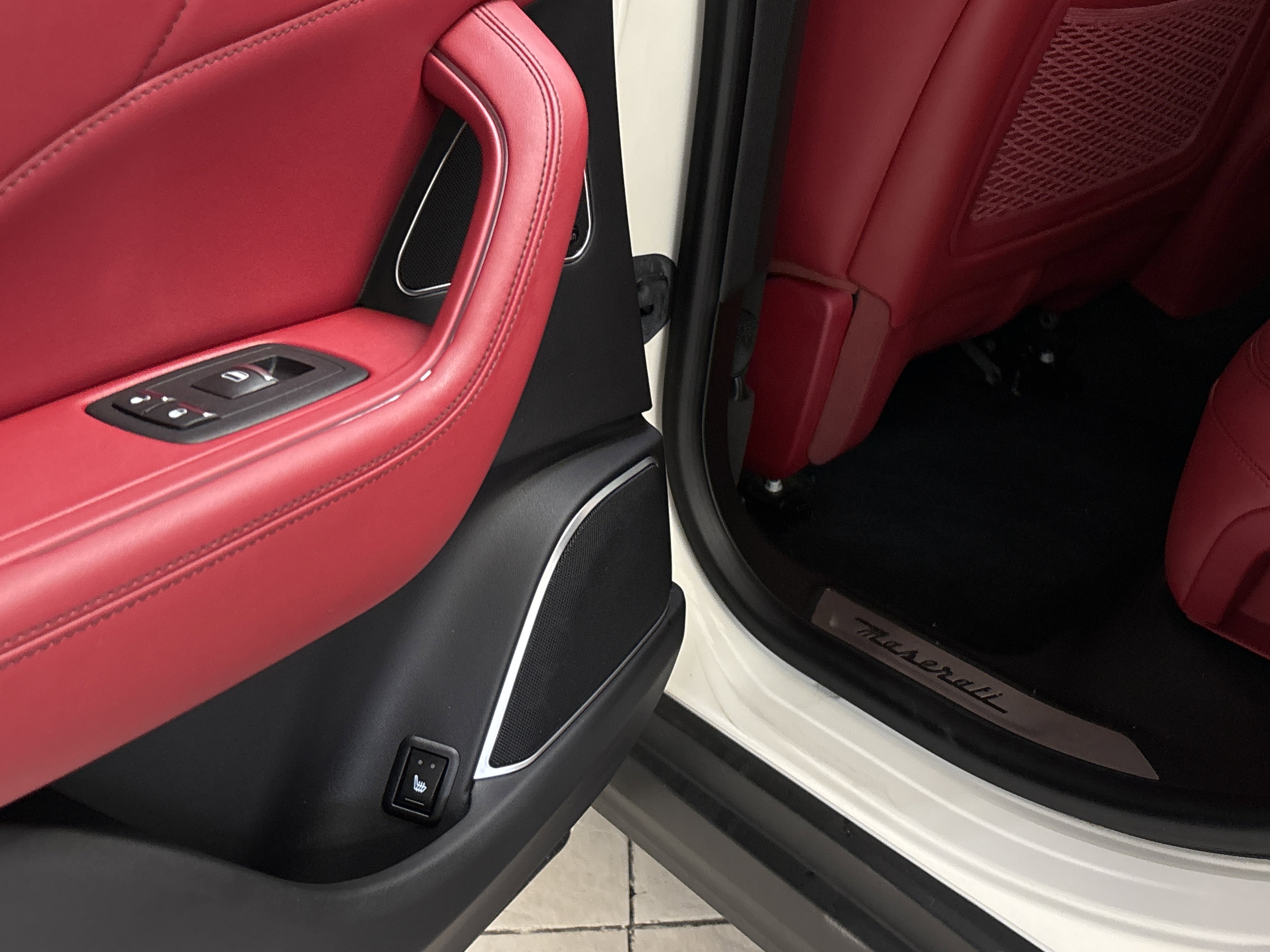 Used 2022 Maserati Levante GT image 28