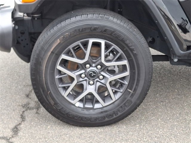 Used 2025 Jeep Wrangler Sahara image 8