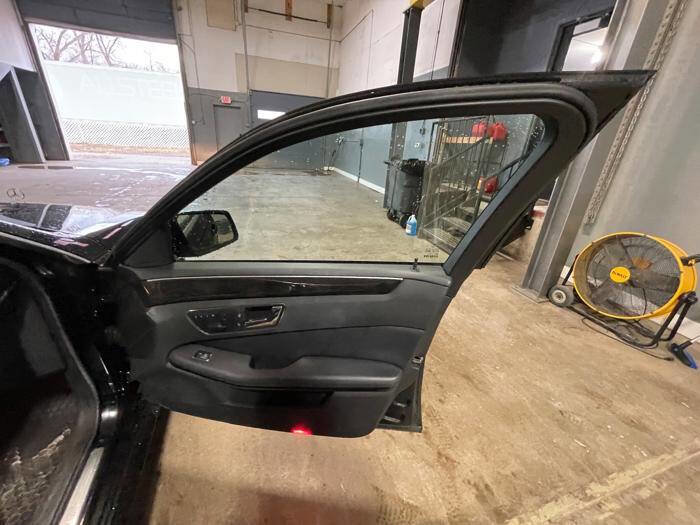 Used 2010 Mercedes-Benz E 350 4MATIC Sedan image 30