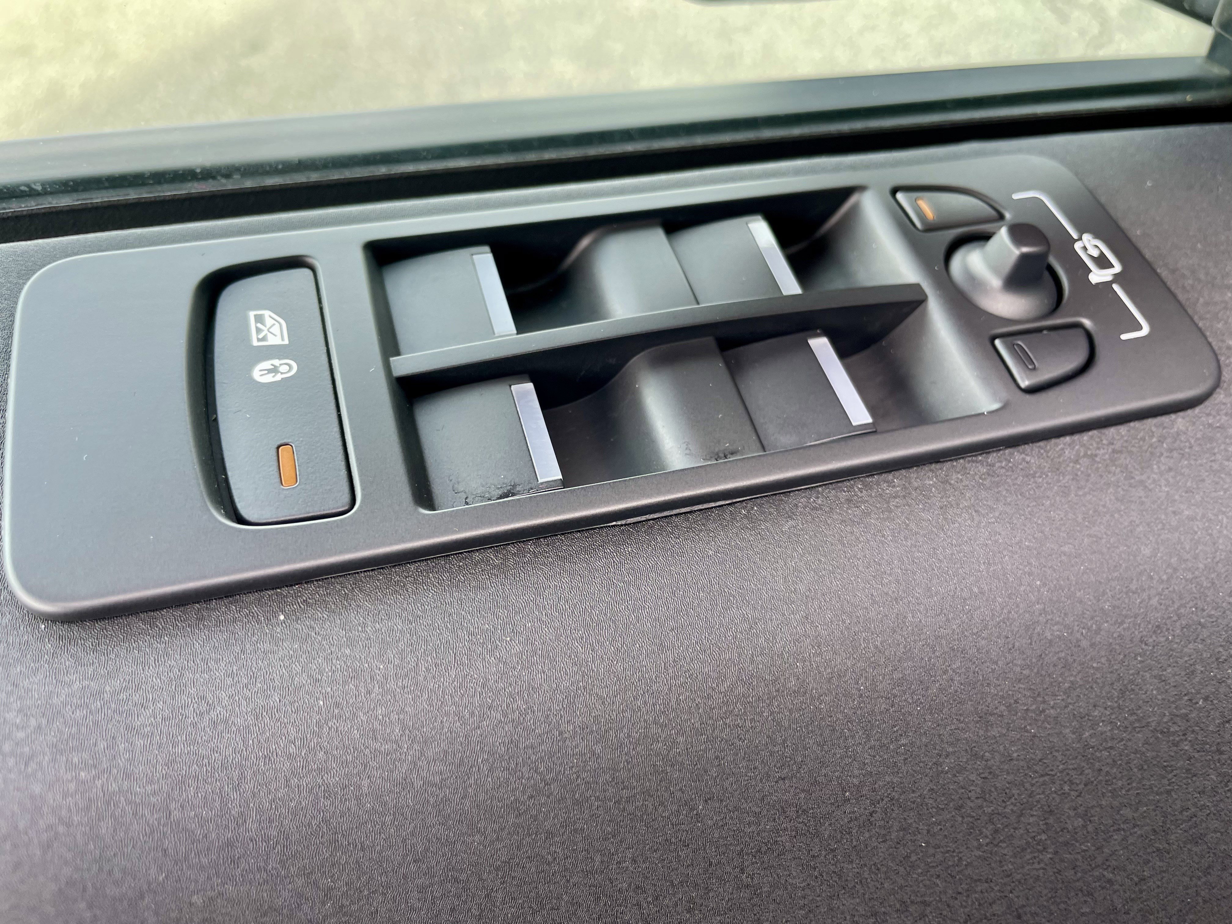 Certified 2024 Land Rover Discovery Sport S image 11