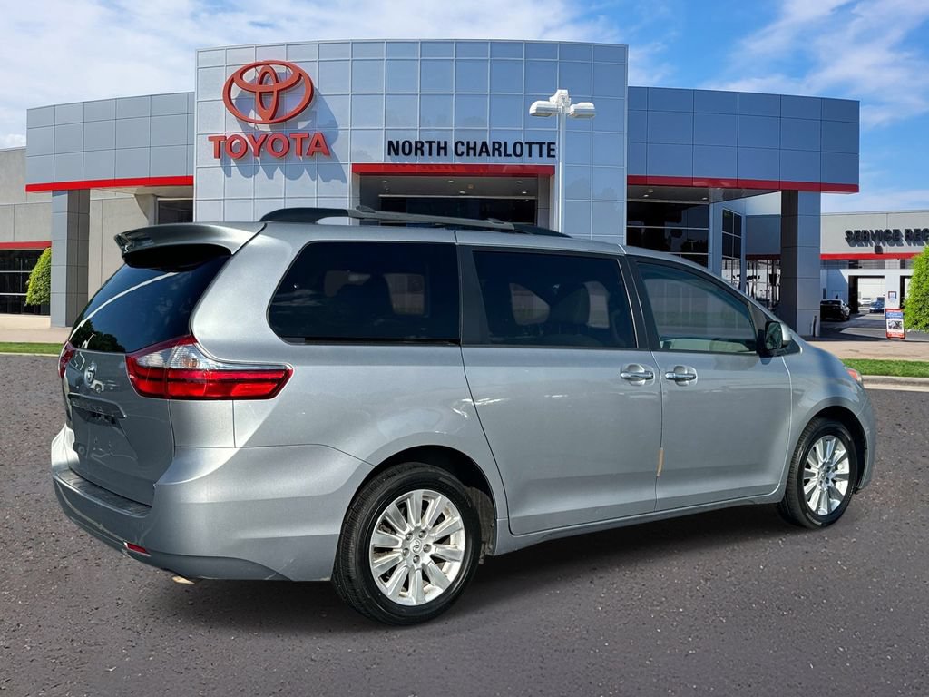 Used 2015 Toyota Sienna XLE AWD/4WD image 7