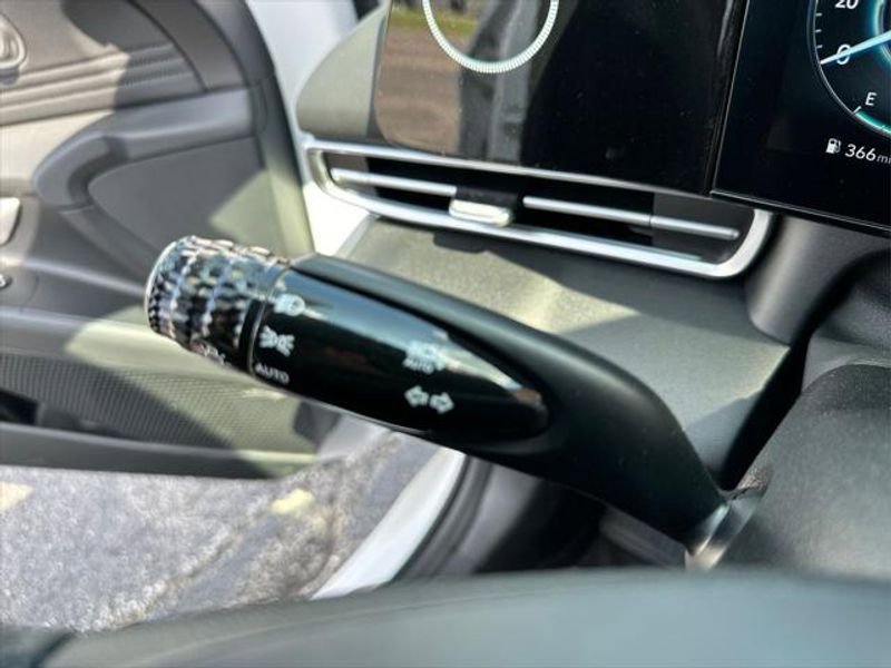 New 2025 Hyundai Elantra Limited image 20