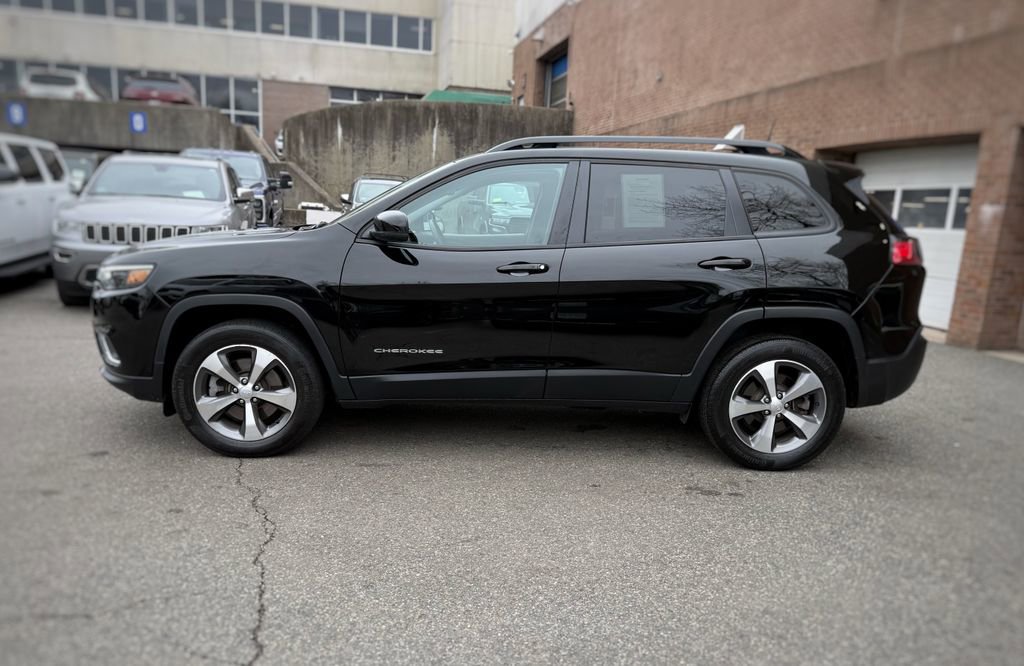 Used 2022 Jeep Cherokee Limited image 16