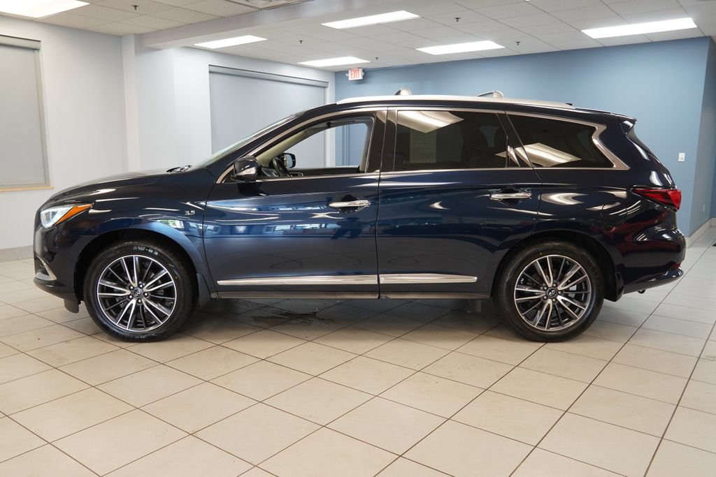 Used 2018 INFINITI QX60 Luxe w/ Deluxe Technology Package AWD/4WD image 2
