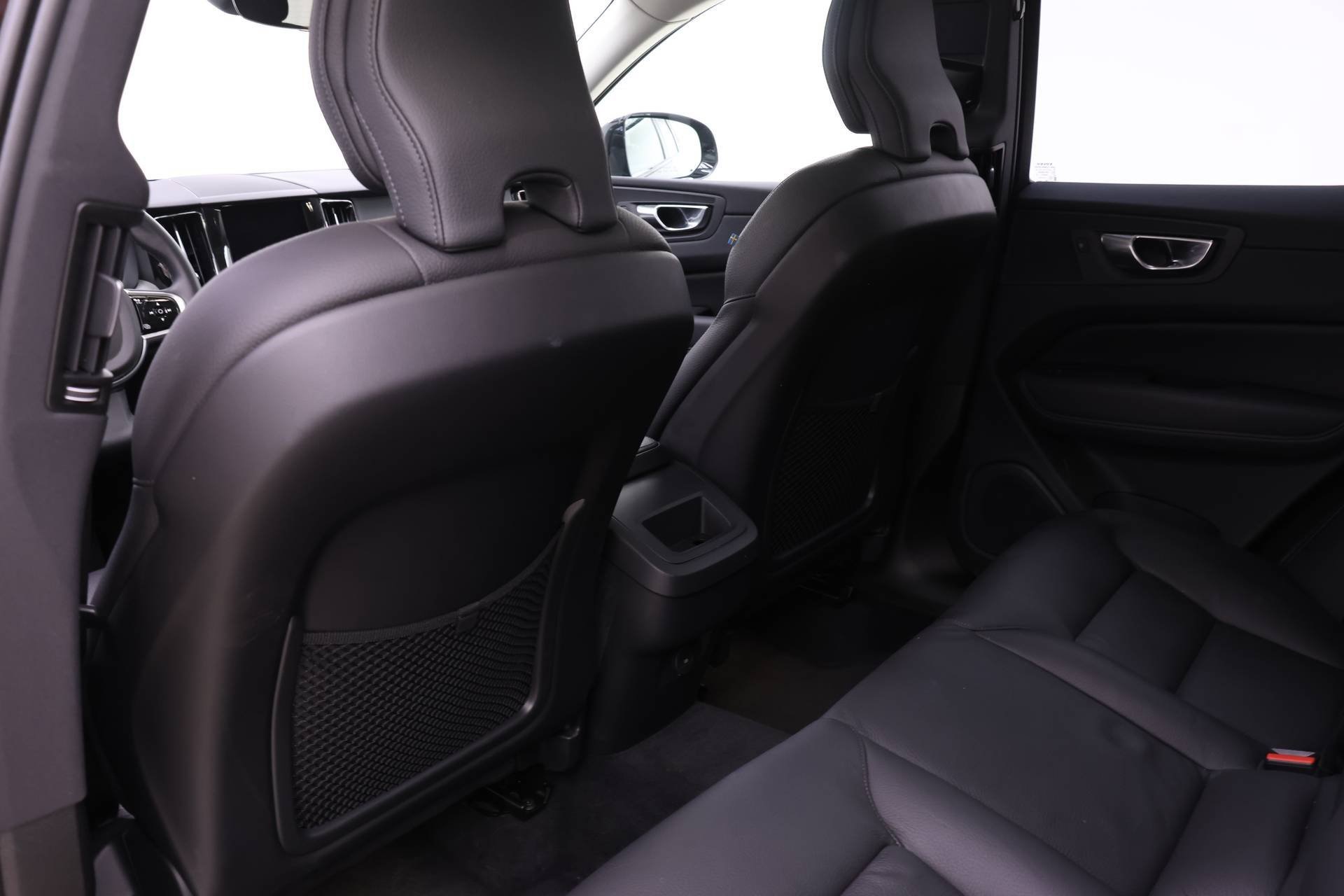 Certified 2025 Volvo XC60 B5 Plus image 13