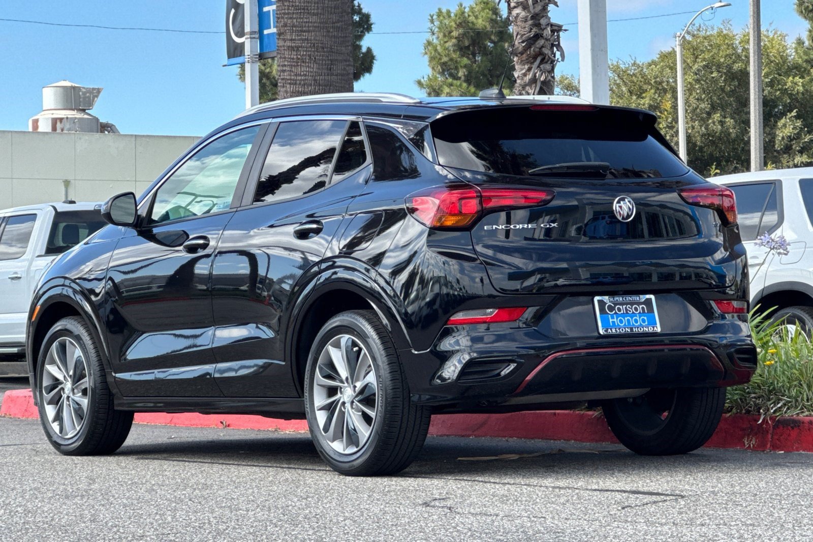 Used 2023 Buick Encore GX Select w/ Sport Touring Package FWD image 3