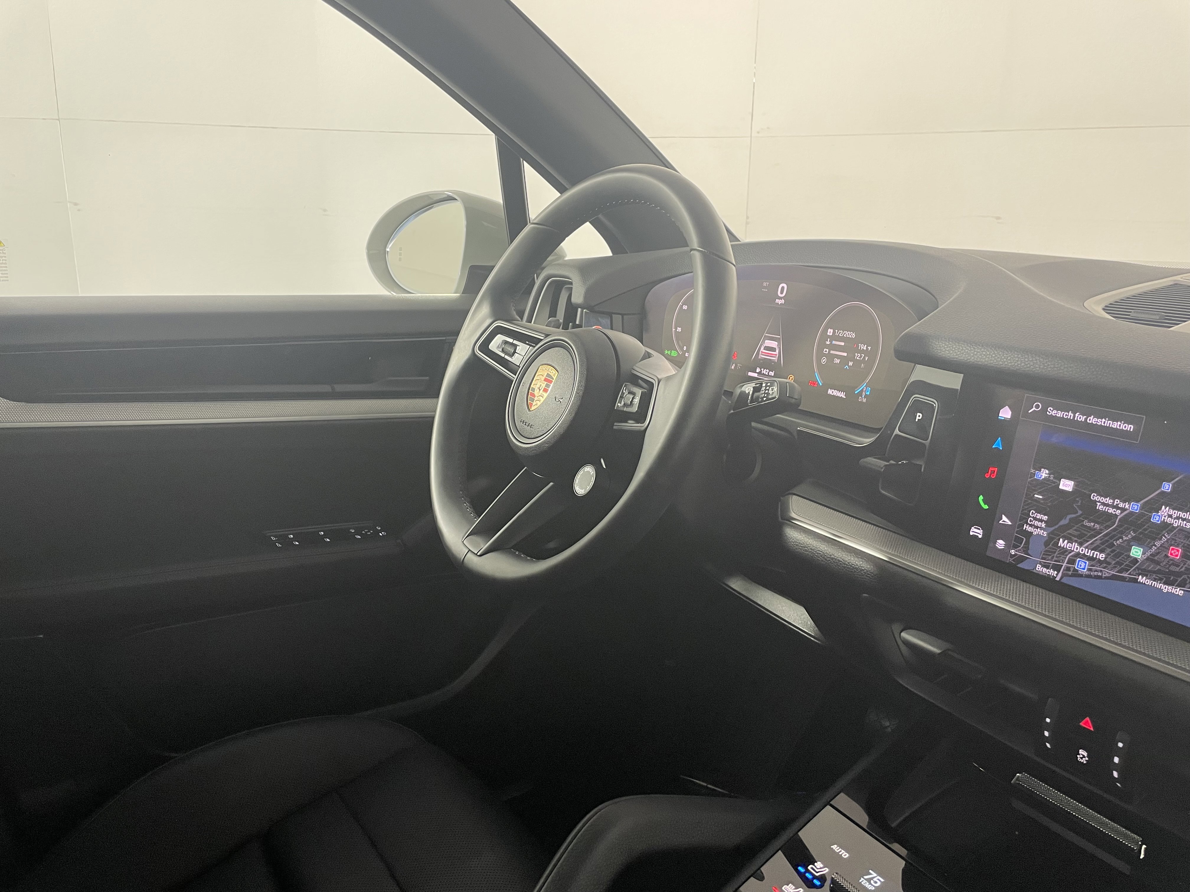 Used 2025 Porsche Cayenne image 12