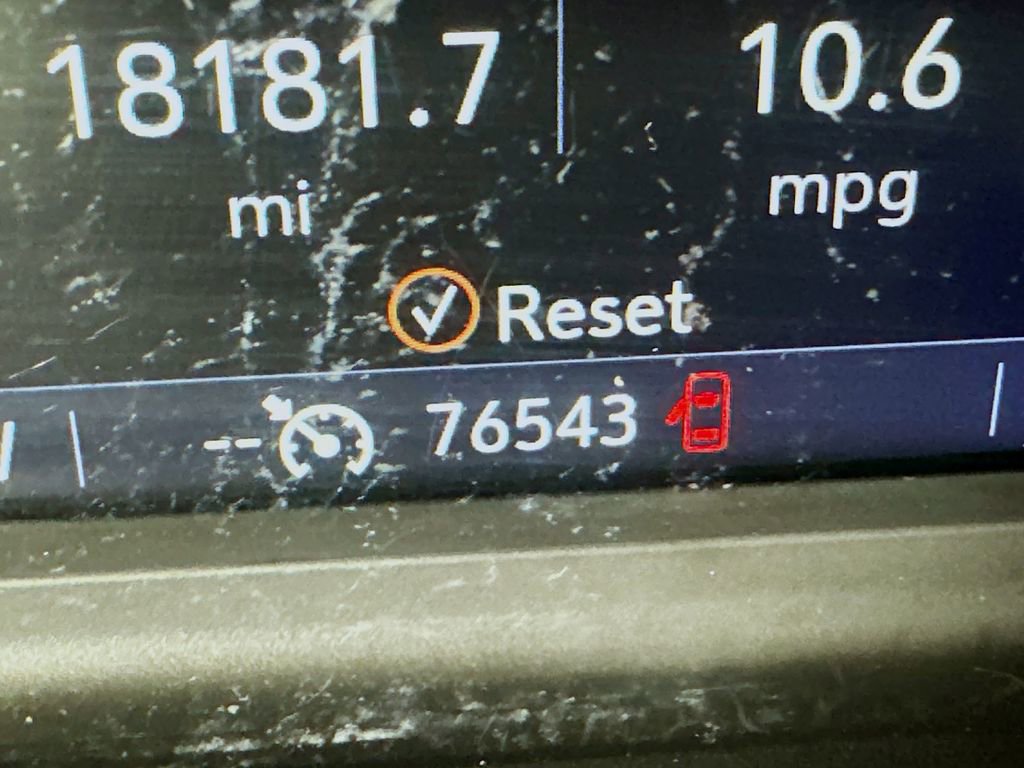 Used 2021 Chevrolet Tahoe LT w/ LT Signature Package RWD image 36