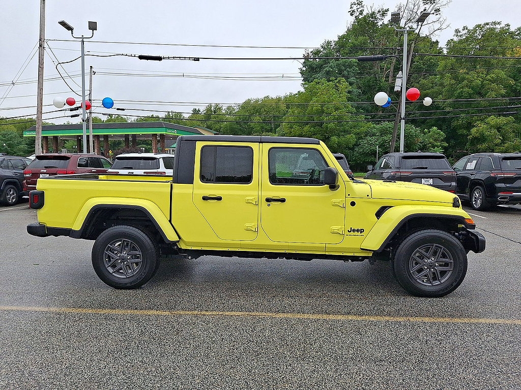 Used 2024 Jeep Gladiator Sport AWD/4WD image 55