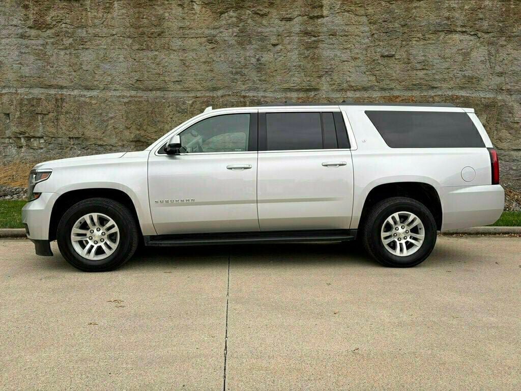 Used 2018 Chevrolet Suburban LT AWD/4WD image 3