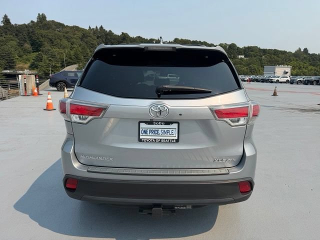 Used 2015 Toyota Highlander XLE AWD/4WD image 4
