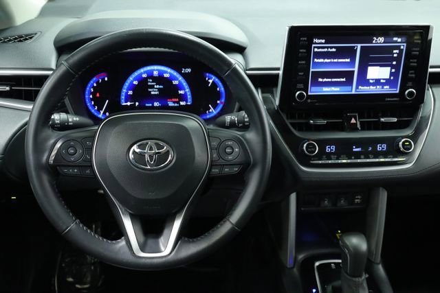 Used 2022 Toyota Corolla Cross XLE image 12