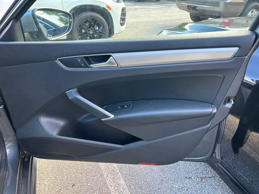 Used 2019 Volkswagen Passat 2.0T Wolfsburg w/ Wheels & Sunroof Package FWD image 37