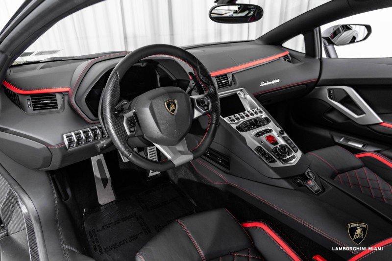 Used 2018 Lamborghini Aventador S image 51