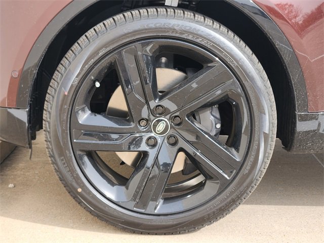 New 2026 Land Rover Discovery Limited Edition image 7