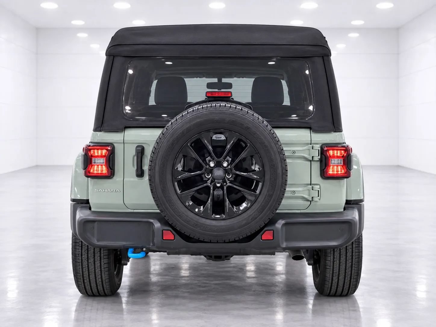 Used 2023 Jeep Wrangler Unlimited Sahara w/ Cold Weather Group AWD/4WD image 4
