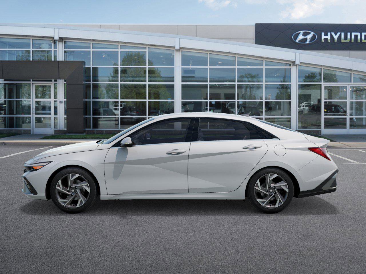 New 2025 Hyundai Elantra Limited image 3