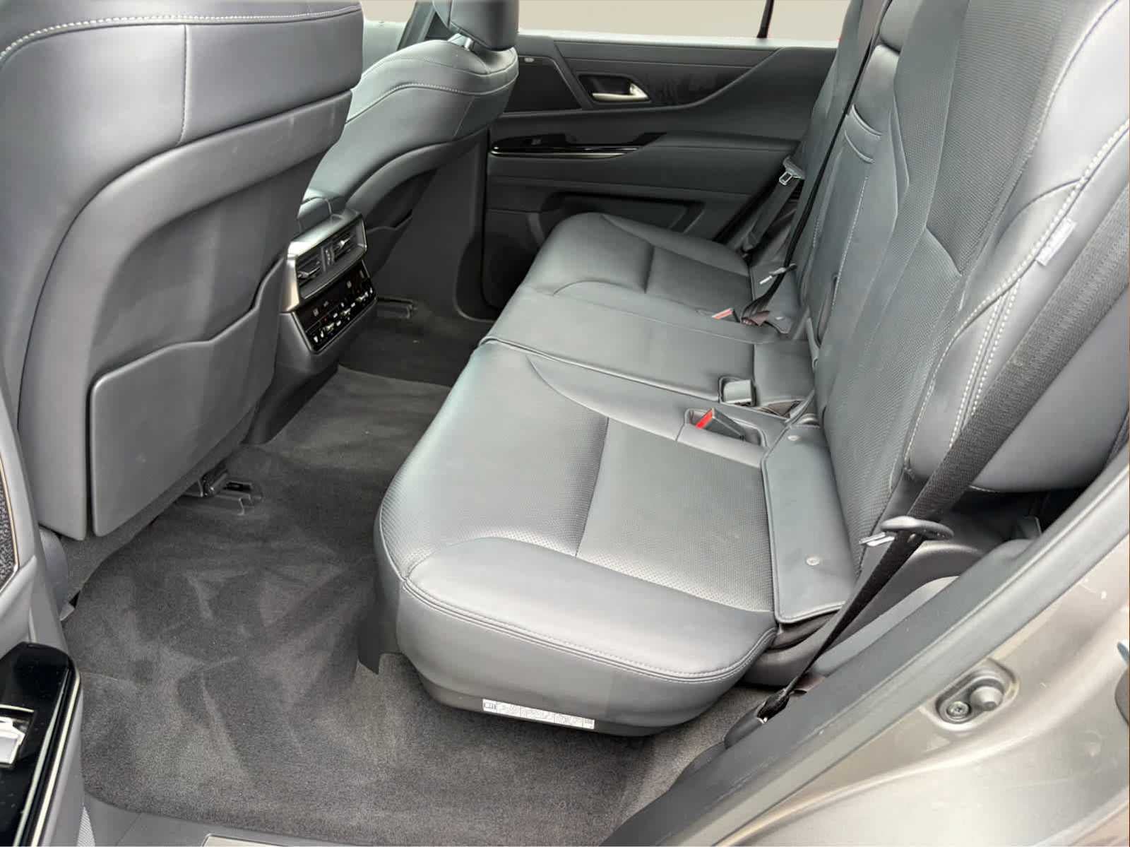 Used 2024 Lexus LX 600 4WD w/ Appearance Package image 25