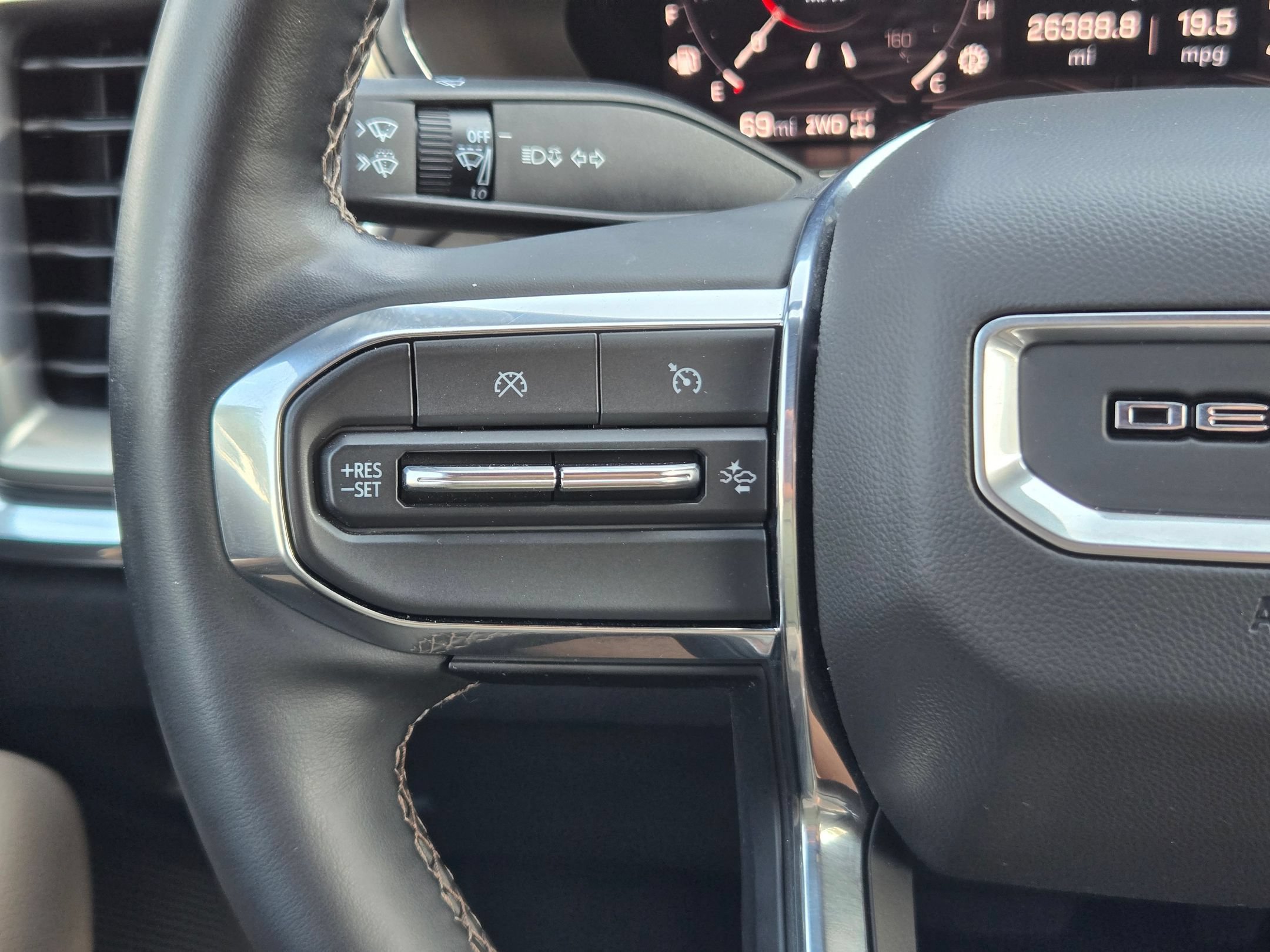Certified 2025 GMC Canyon Denali AWD/4WD image 12