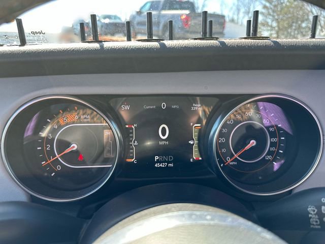 Used 2022 Jeep Wrangler Unlimited Sahara AWD/4WD image 12