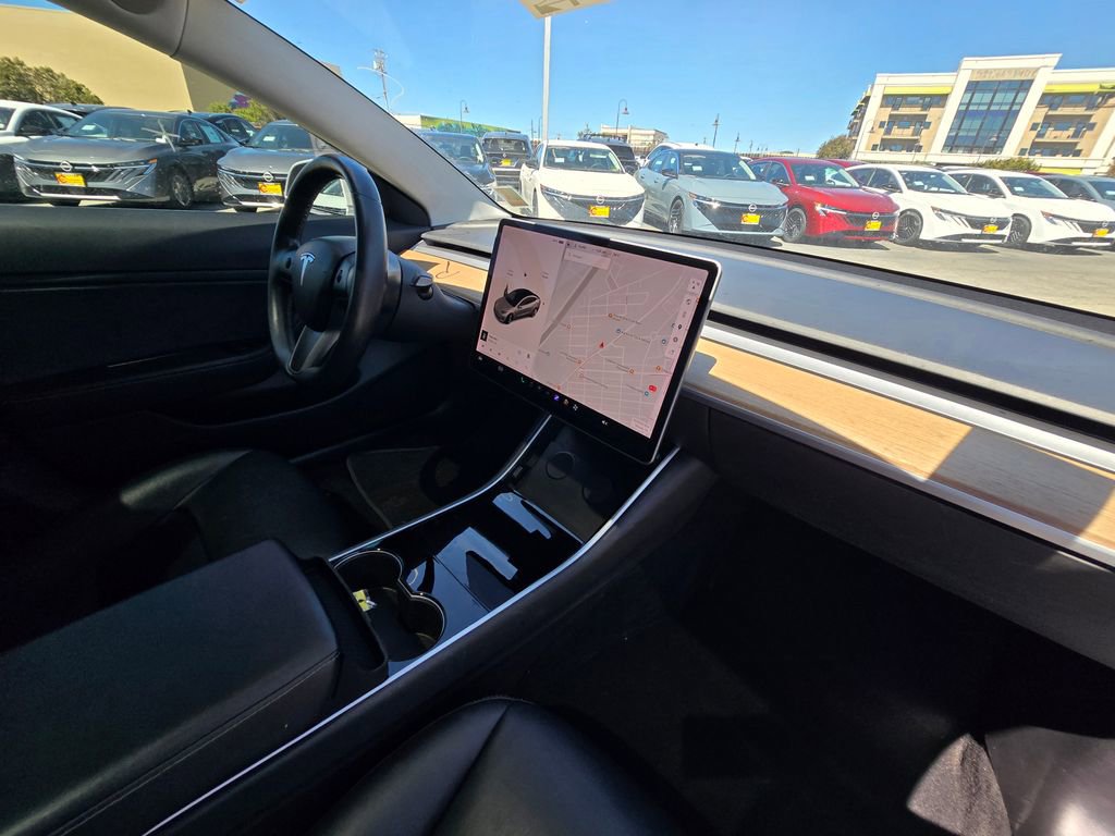 Used 2018 Tesla Model 3 Long Range image 11