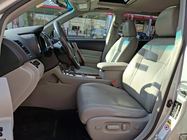 Used 2012 Toyota Highlander Limited w/ Tow Pkg image 15