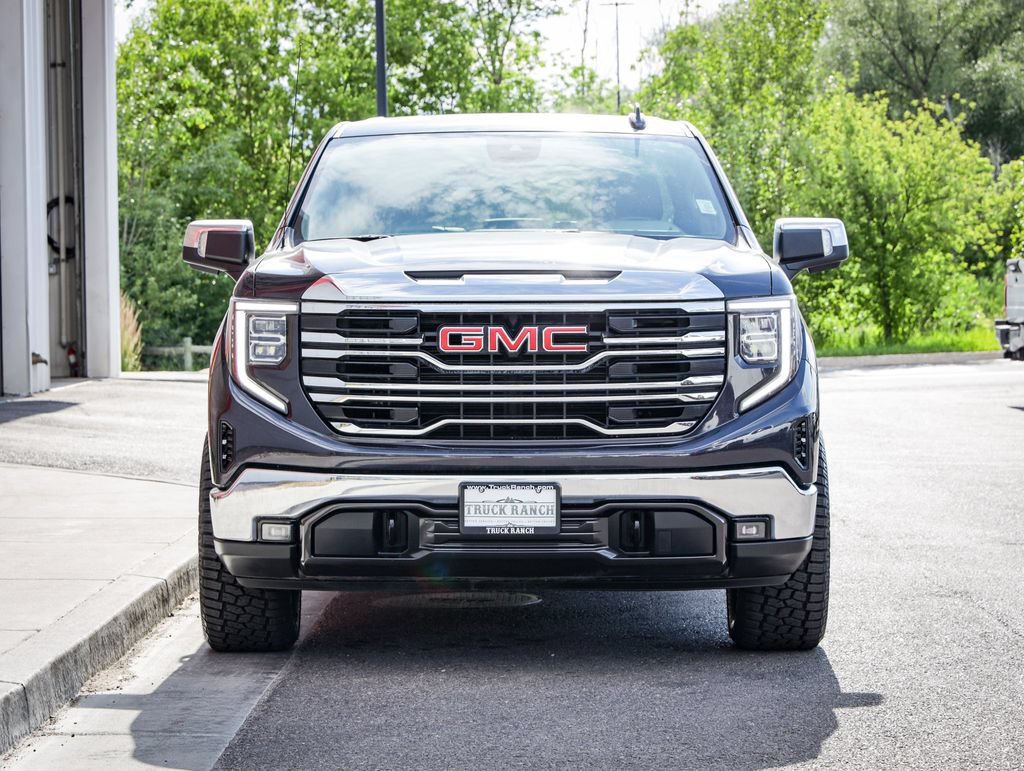 Used 2025 GMC Sierra 1500 SLT AWD/4WD image 9