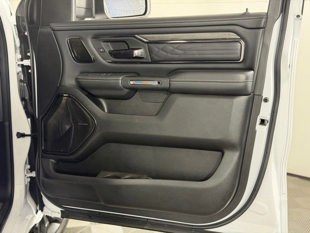 Used 2025 RAM 1500 Limited AWD/4WD image 46