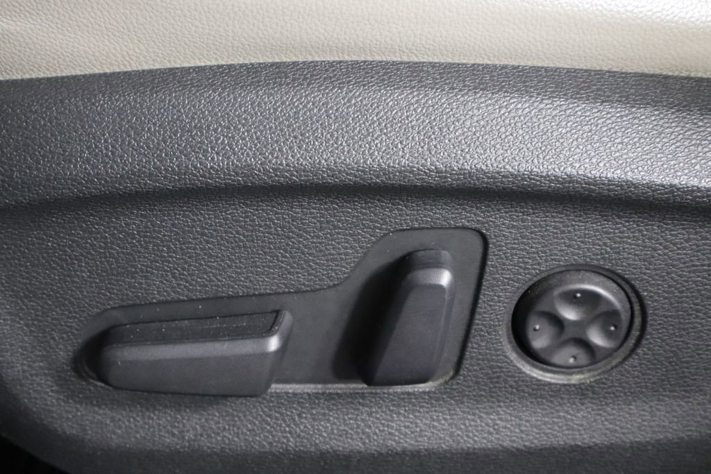 Used 2019 Hyundai Sonata Limited w/ Ultimate Package 04 image 25