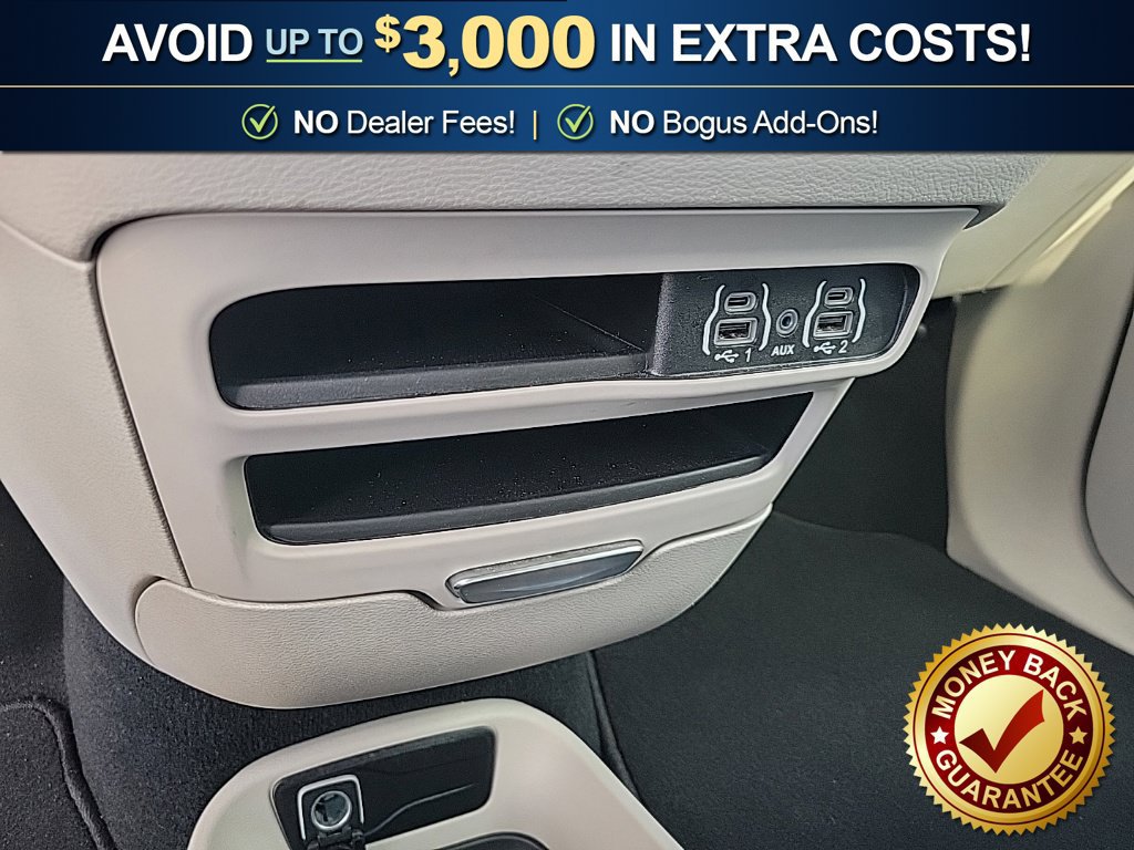 Used 2024 Chrysler Pacifica Touring-L FWD image 17