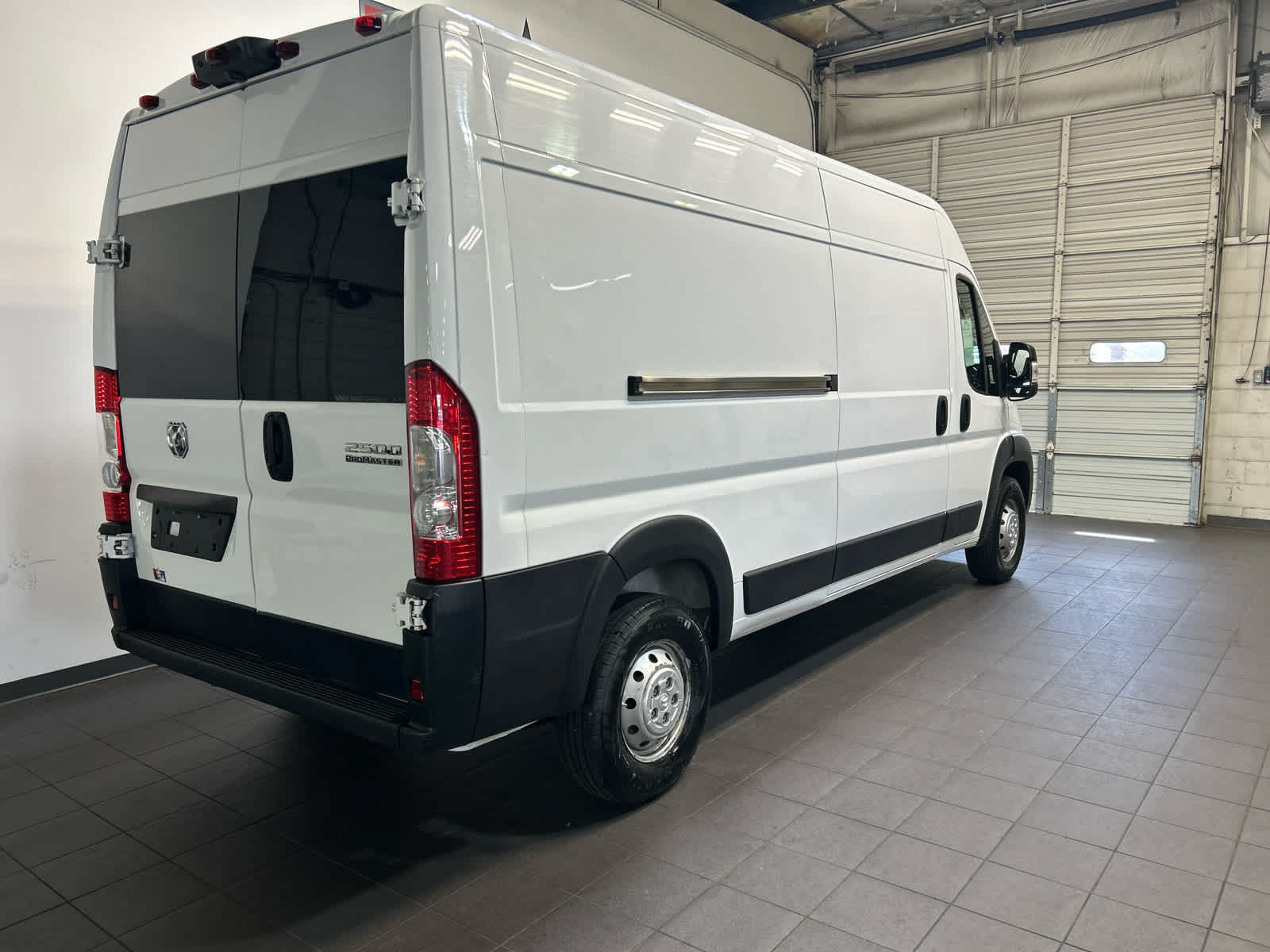 Used 2023 RAM ProMaster 2500 FWD image 3
