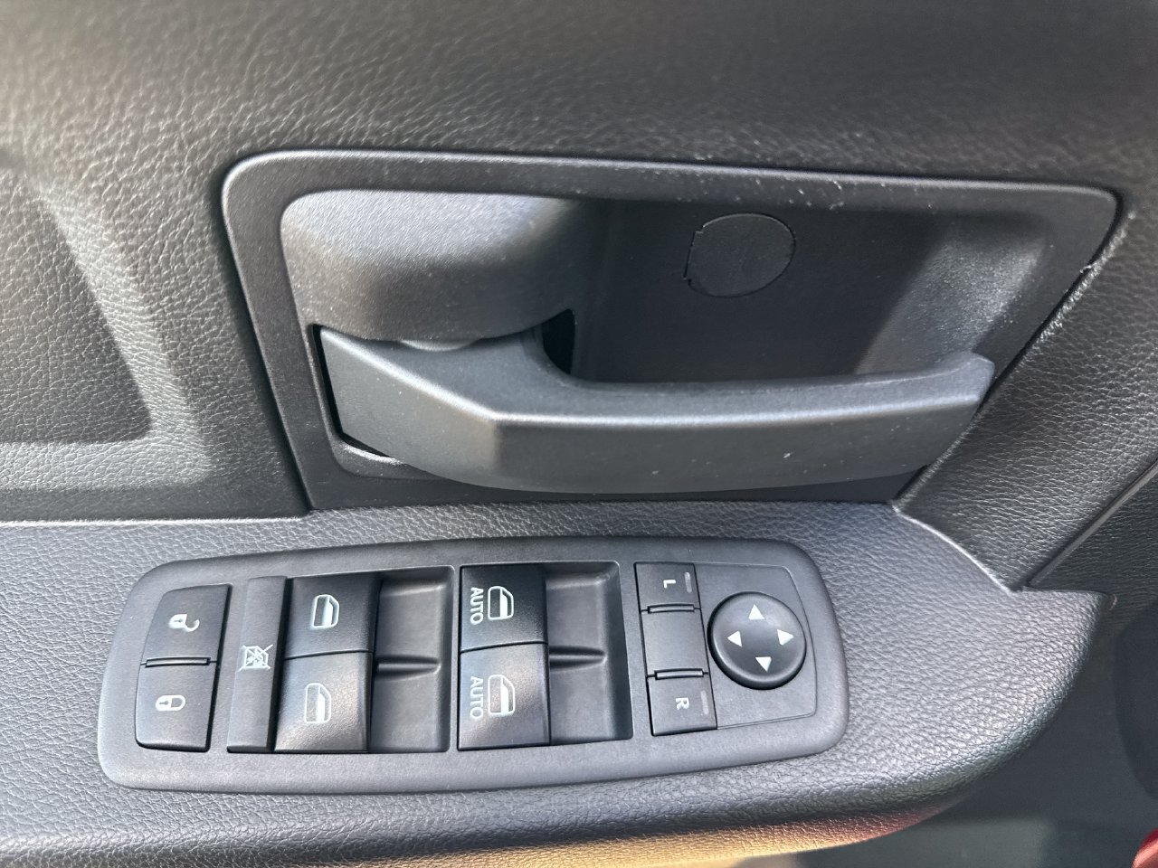 Used 2018 RAM 1500 Express w/ Express Value Package AWD/4WD image 14