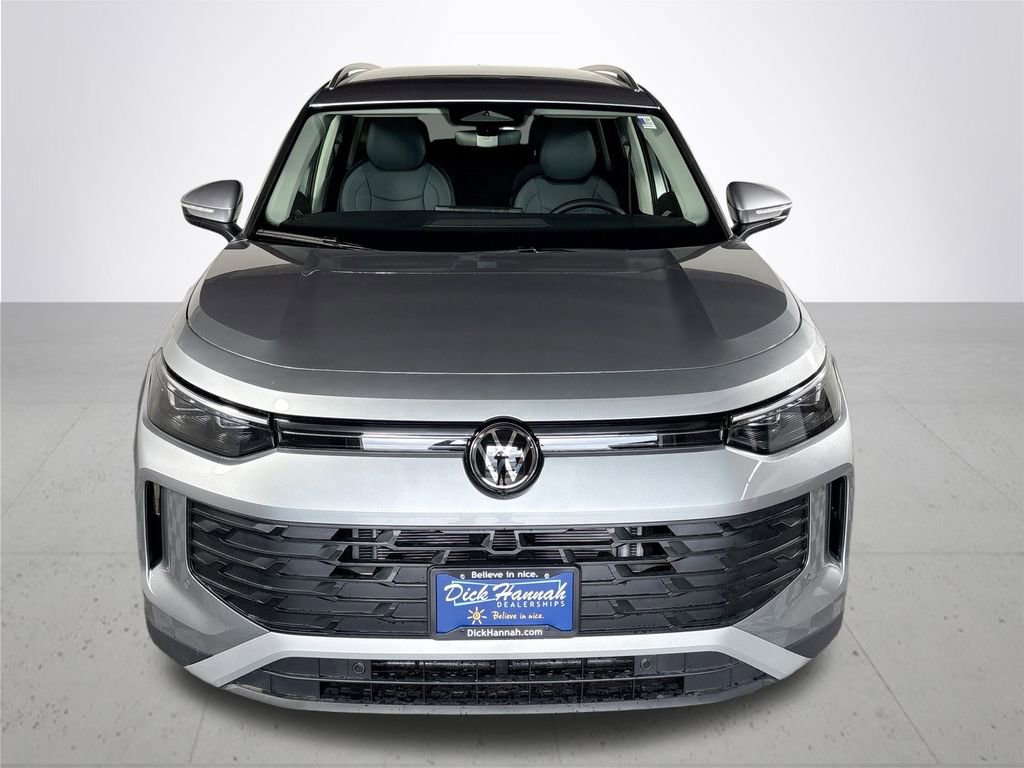 New 2025 Volkswagen Tiguan SE image 3