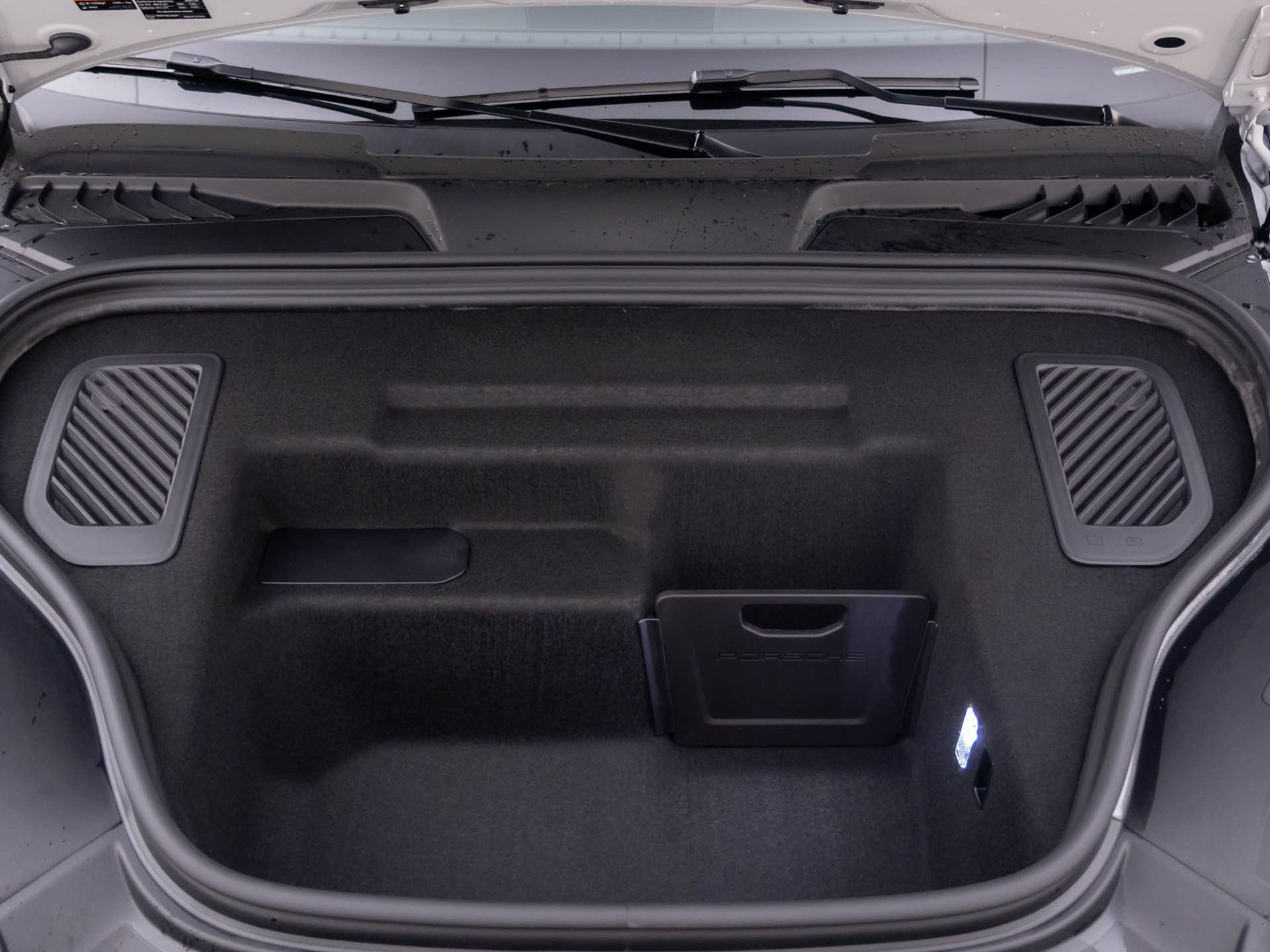 New 2026 Porsche Macan 4 Electric AWD/4WD image 32