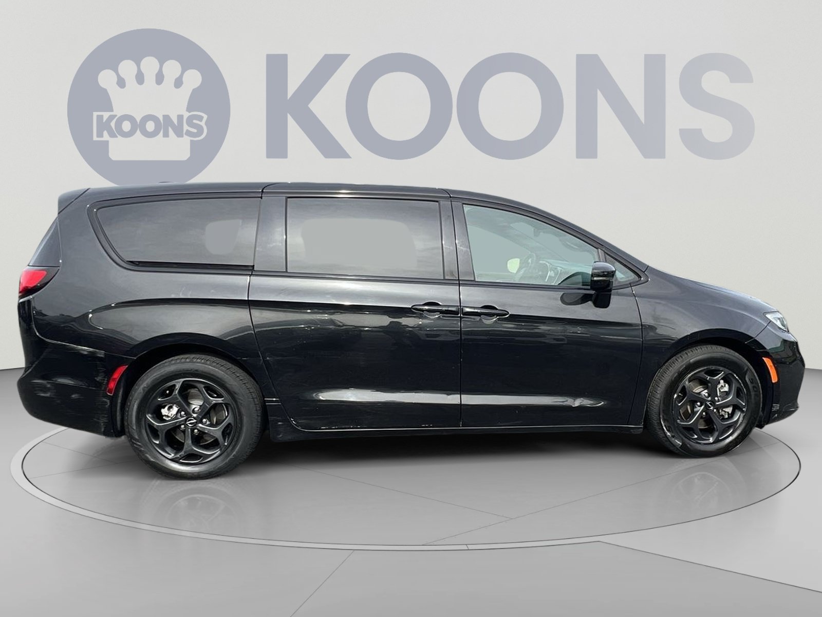 Used 2023 Chrysler Pacifica Limited w/ S Appearance Package FWD image 12