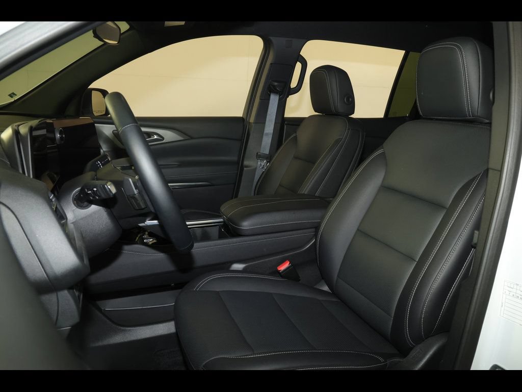 Used 2025 Chevrolet Traverse LT AWD/4WD image 33
