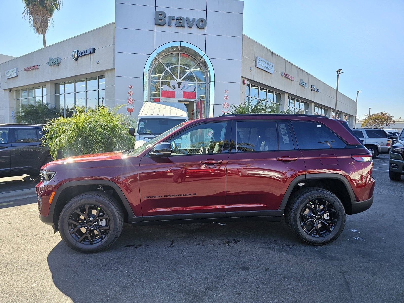 New 2025 Jeep Grand Cherokee Altitude X image 4