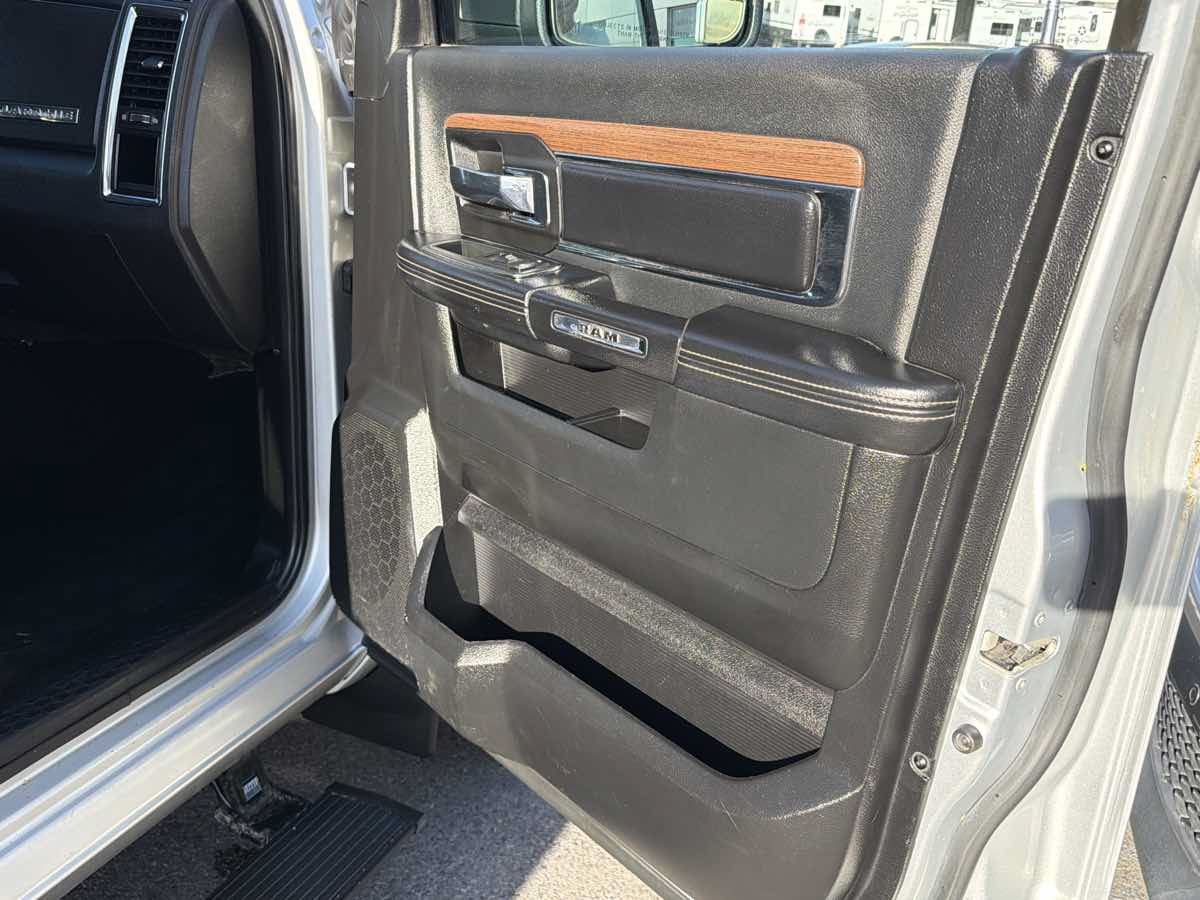 Used 2013 RAM 1500 Laramie w/ Protection Group AWD/4WD image 21