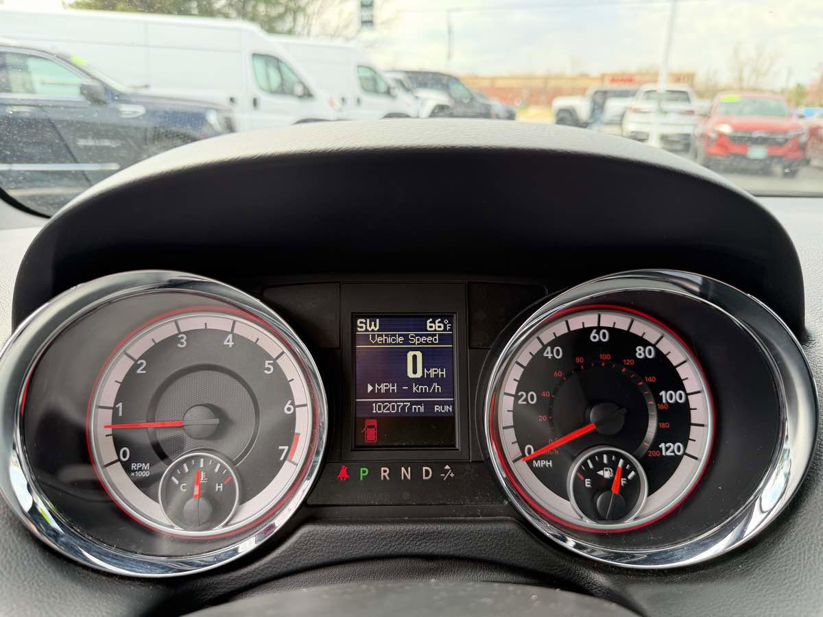 Used 2014 Dodge Grand Caravan R/T w/ Safety Sphere Group FWD image 31
