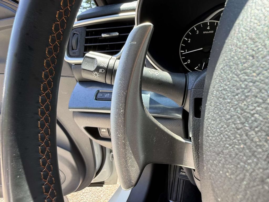 Used 2022 Nissan Maxima SR w/ Sport Mat Group FWD image 26