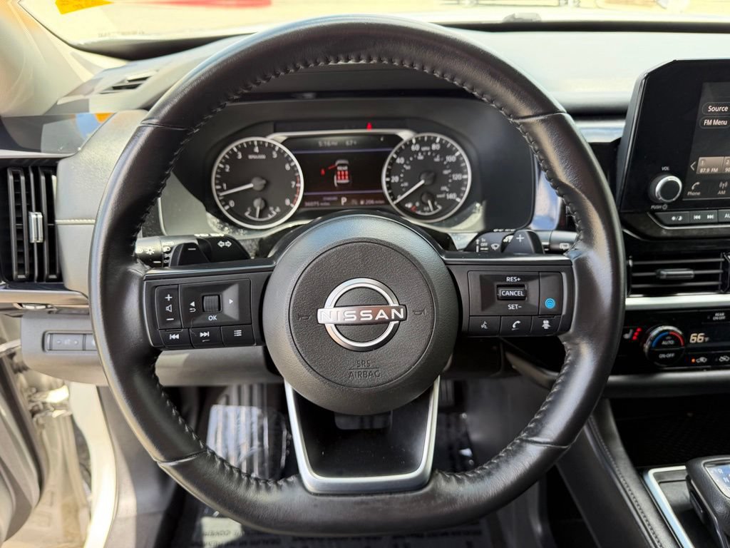 Used 2025 Nissan Pathfinder SV FWD image 20